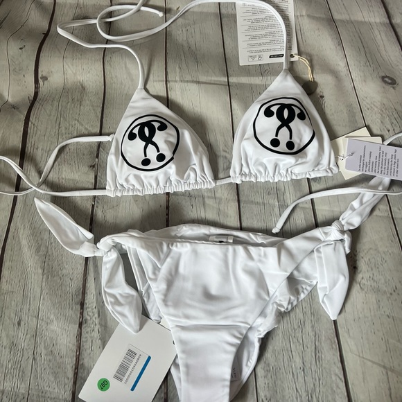 Moschino Triangle logo bikini 2 pc - Picture 3 of 11